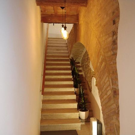 Isi Guesthouse 29 Йези Екстериор снимка
