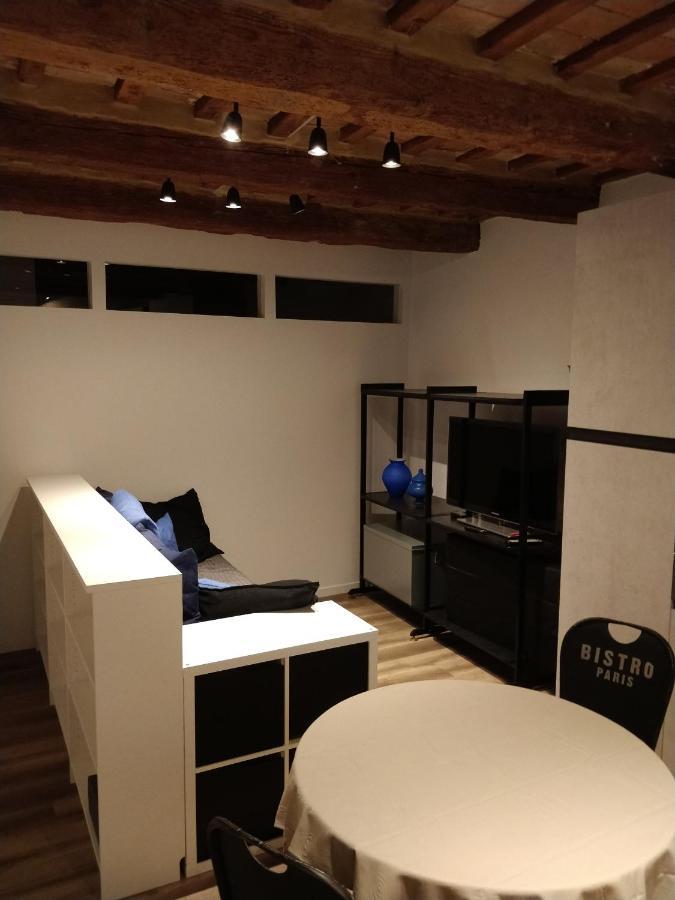 Isi Guesthouse 29 Йези Екстериор снимка