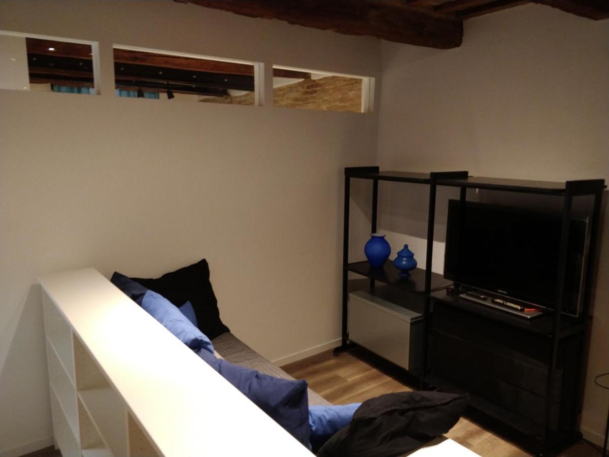 Isi Guesthouse 29 Йези Екстериор снимка
