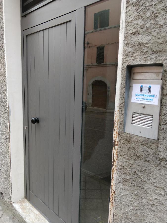 Isi Guesthouse 29 Йези Екстериор снимка